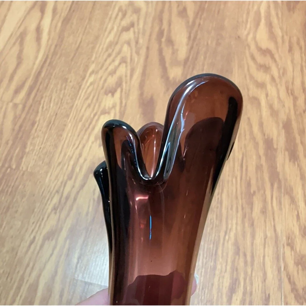 Vtg Amethyst Swung Glass Stretch Vase 10